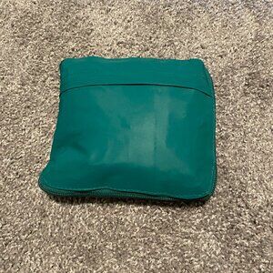 Foldable tote/gym bag. Vinyl cover Nylon lining. Green. NWOT